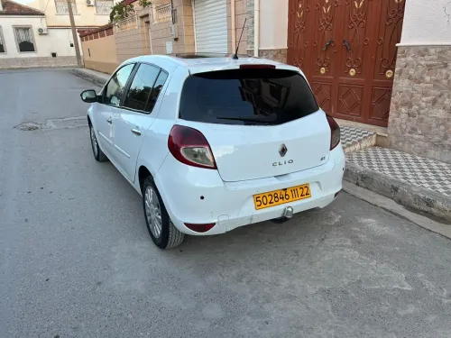 Renault Clio 3 2011 Night and Day