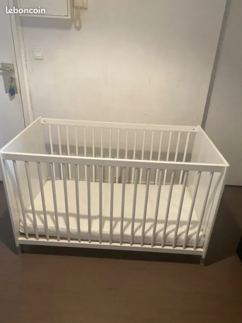 Vends lit bébé en hêtre 