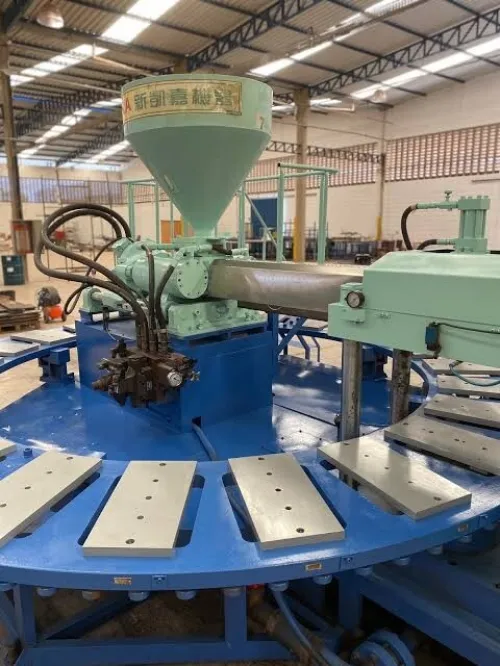 Machine injection tienkang