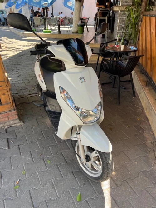 Peugeot Kisbee 2020