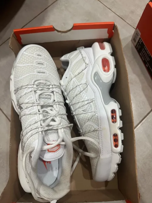 Nike tn White 