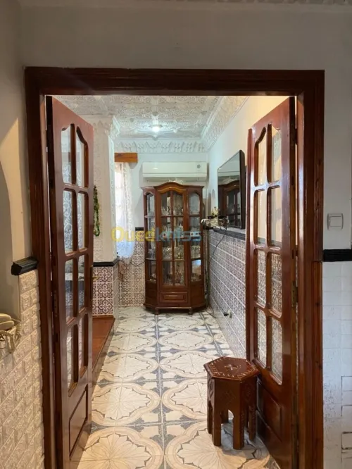 Vente Appartement Niveau de villa F4 Alger Kouba