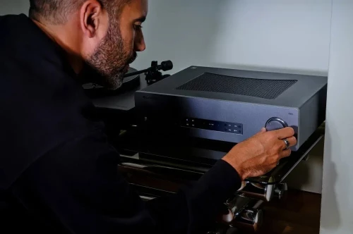 Cambridge CXA81 MKII  Amplis hi-fi stéréo / Neuf Sous Emballage / 2 x 80 W RMS / DAC 24 bits / 384 kHz et DSD / Entrées analogiques et numériques