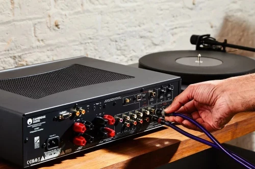 Cambridge CXA81 MKII  Amplis hi-fi stéréo / Neuf Sous Emballage / 2 x 80 W RMS / DAC 24 bits / 384 kHz et DSD / Entrées analogiques et numériques