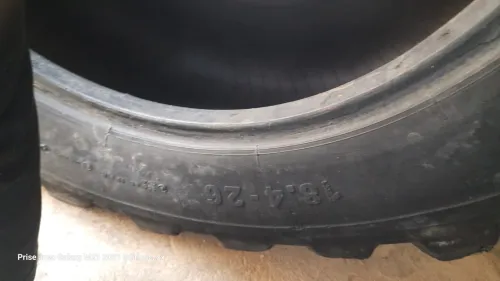 Pneu engin