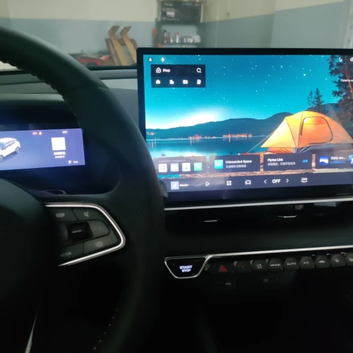Geely Coolray 2025 
