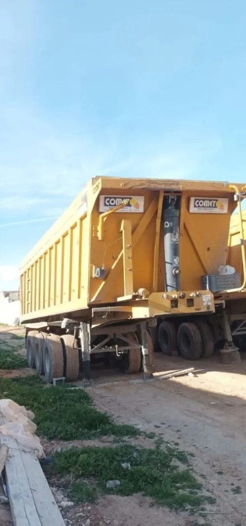 Comet abenne 3 essieux 40t Comet a benne 3 essieux 40t 2016
