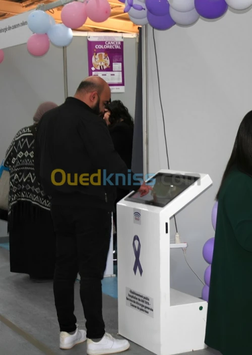 Borne tactile ,KIOSK digital, écran, écran de contrôle digital 