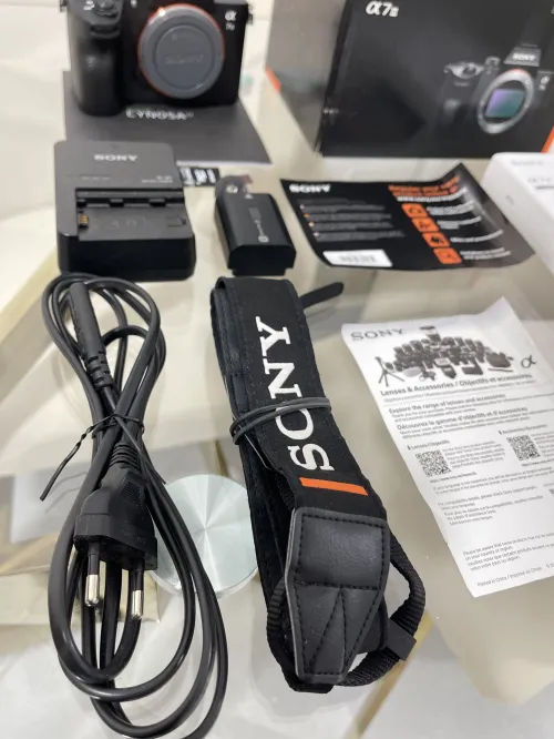 Sony A7 III : Très bon état / 6k click + carte mémoire 128 gb