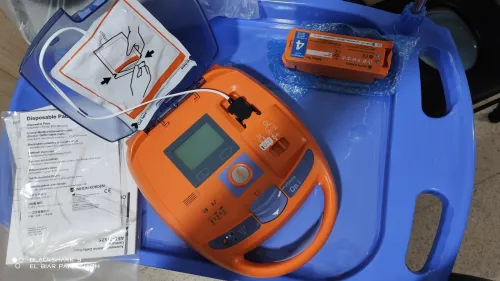 Défibrillateur Automatique Externe NIHON KOHDEN 