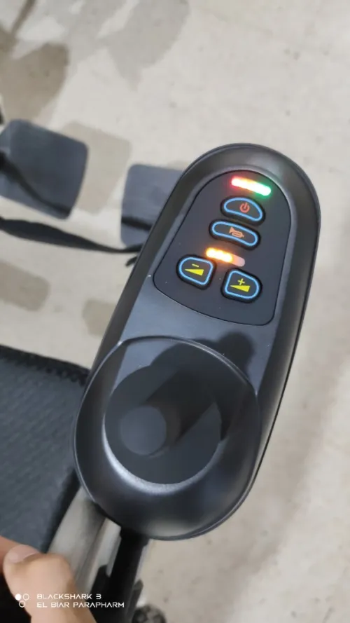 Fauteuil roulant Electrique pliable et léger