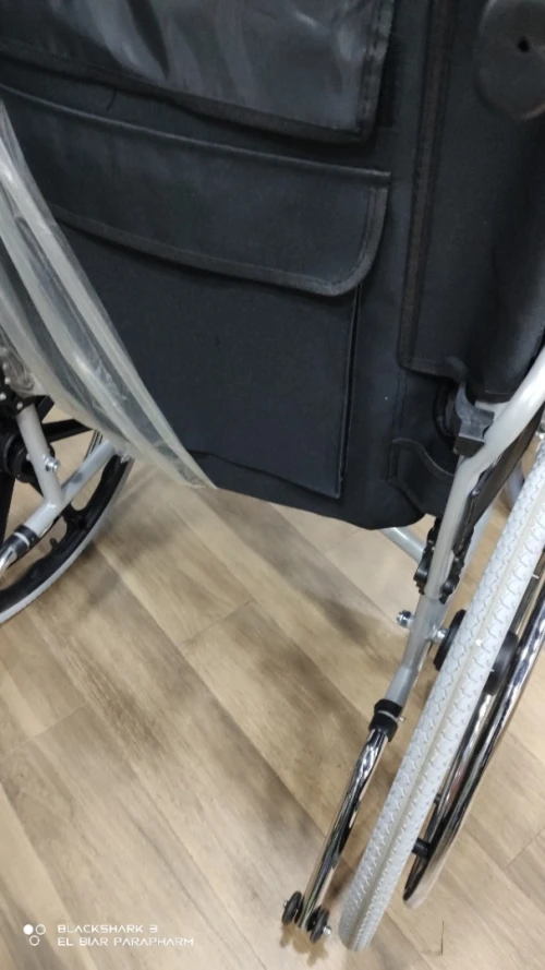 Fauteuil roulant large 56 cm penu gonflable 