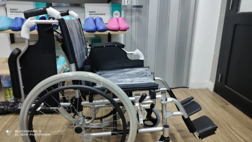 Fauteuil roulant noir aluminium 