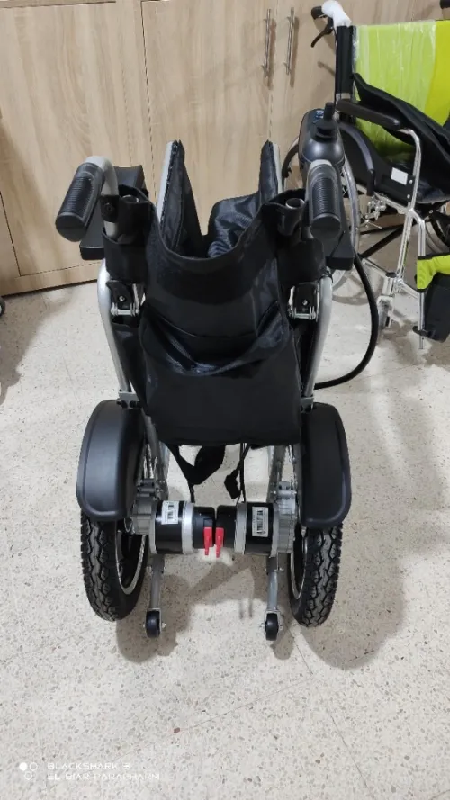 Fauteuil roulant Electrique pliable et léger