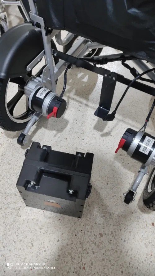 Fauteuil roulant Electrique pliable et léger