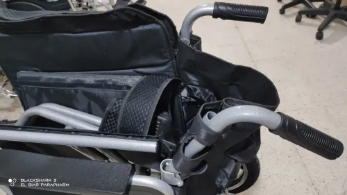 Fauteuil roulant Electrique pliable et léger