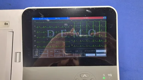 Electrocardiographe ECG Contec E6 (6 pistes) avec interprétation (Nouveau modèle)
