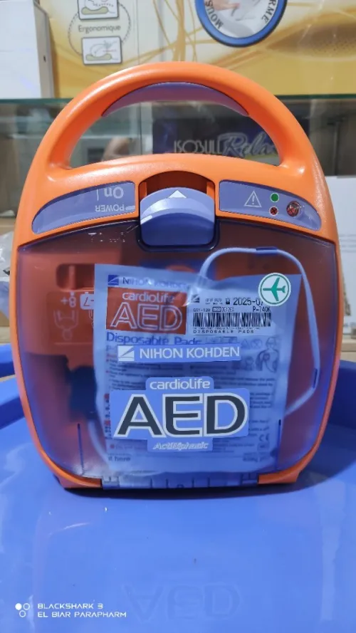 Défibrillateur Automatique Externe NIHON KOHDEN 
