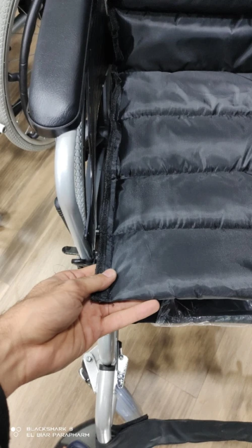 Fauteuil roulant large 56 cm penu gonflable 