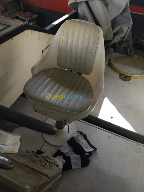 Bateau deux cabine 