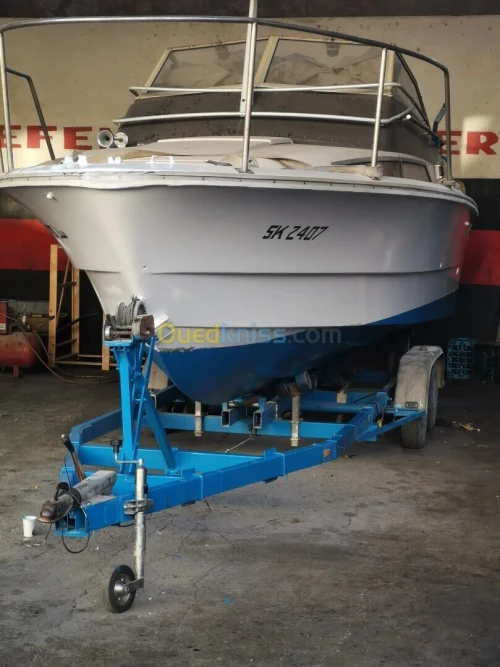 Bateau deux cabine 