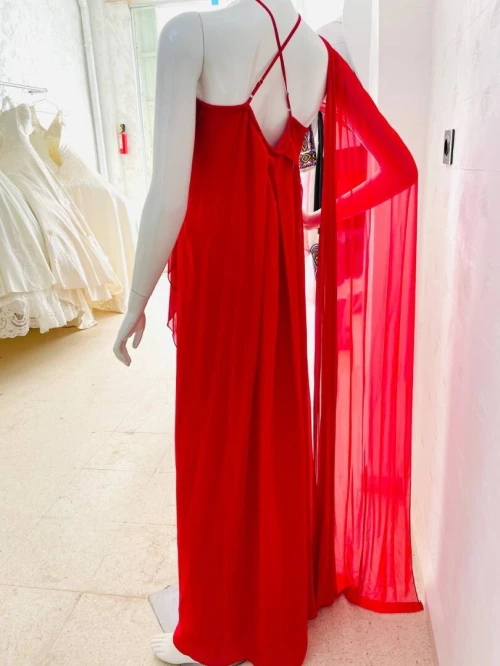 Robes blanches et robes de soirée