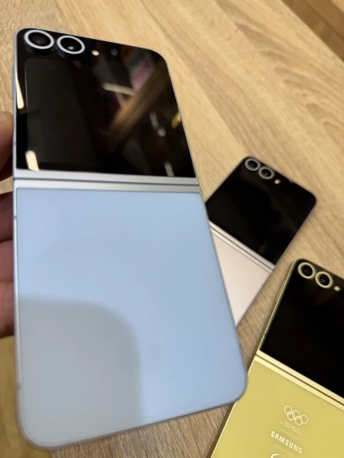 Samsung Z flip 5/ Zflip6 / Z flip 7