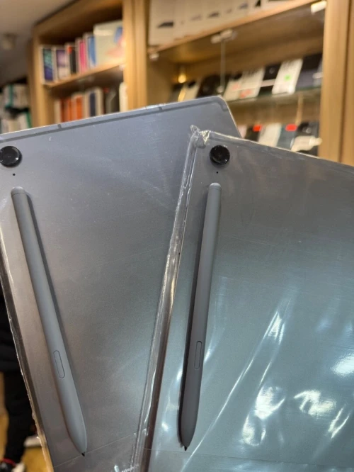 Samsung Tab s9Fe/S9 Fe (jamais servi) wifi/5g