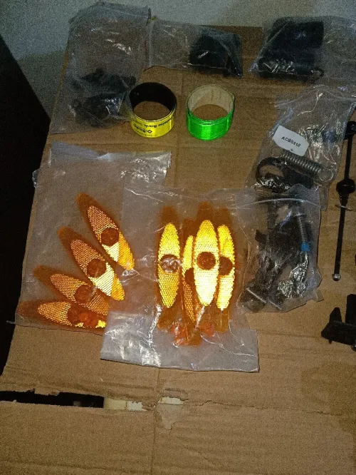 lot de pièces et accessoires vélo original venu de France