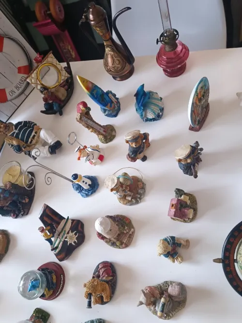 Collections variée d'objets de décoration sur le thème marin