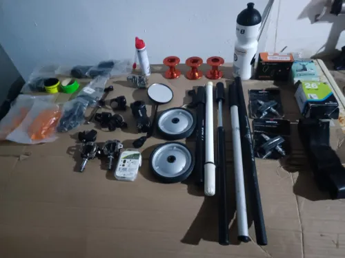 lot de pièces et accessoires vélo original venu de France