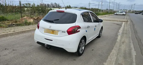 Peugeot 208 2015 Allure