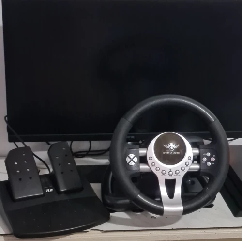 مقود ألعاب مستعمل Spirit of Gamer Race Wheel Pro 2 للبيع (حالة ممتازة)
