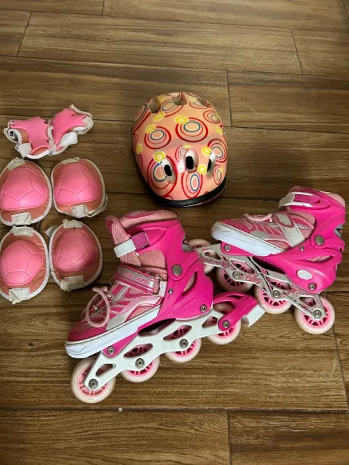 Pack rollers complet ( casque + protections ) - très bon état taille 35-38