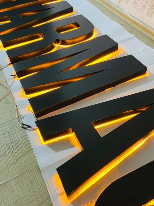 Enseigne- Texte relief  - forex - Plexiglas