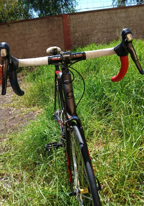 Vélo de route carbone American