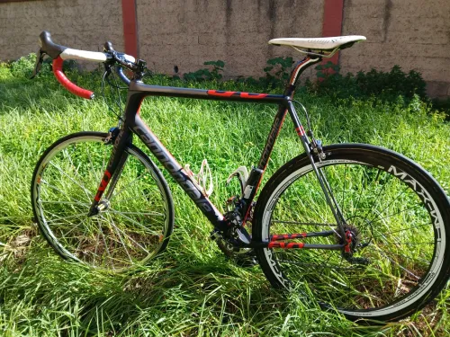 Vélo de route carbone American