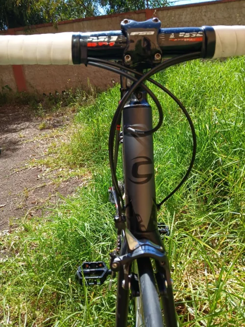 Vélo de route carbone American