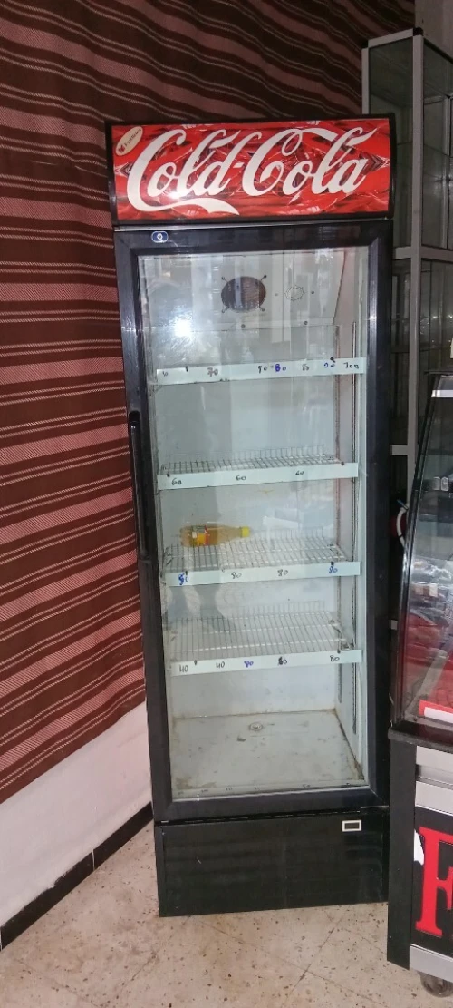 Frigo et presentoire