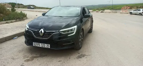 Renault Megane 4  2023 Itens