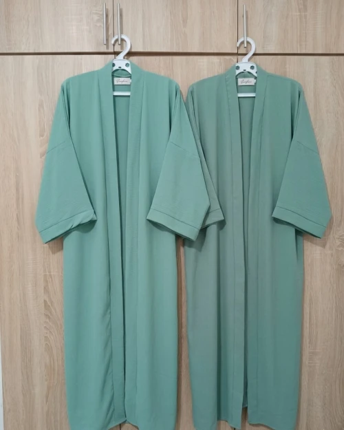 La tendance de l'été  متوفر كيمونو جيلي عباءة بألوان مختلفة قماش بارد و خفيف  Kimono gilet abaya été التوصيل متوفر