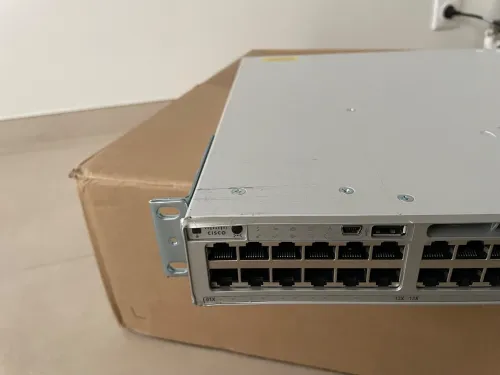 Cisco C9300-48P-A (POE)