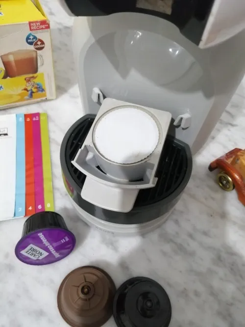 Machine à café dolce gusto mini me comme neuf