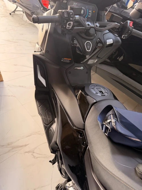 Yamaha Tmax563 2023
