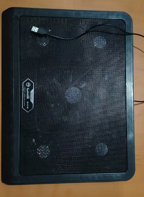 Rack HDD, Usb Hub, Carte PCIe 6sata, RAM ddr3, Laptop cooling pad et cables sata.