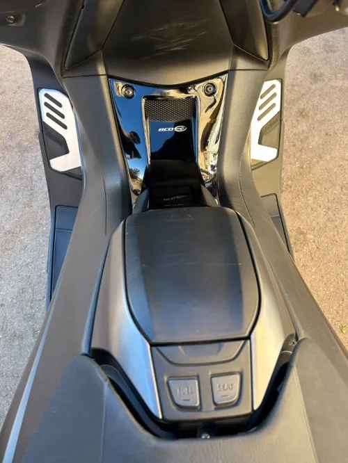 Yamaha T-Max 560 techmax 