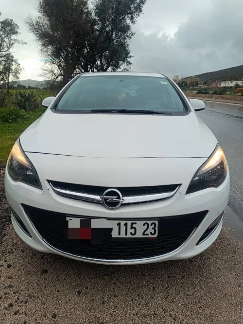 Opel Astra 4 portes 2015 Astra 4 portes