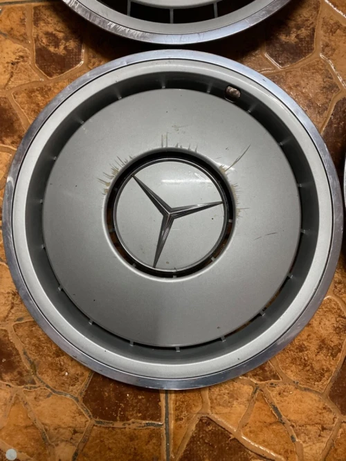 Enjoliveur cache roue Mercedes w124