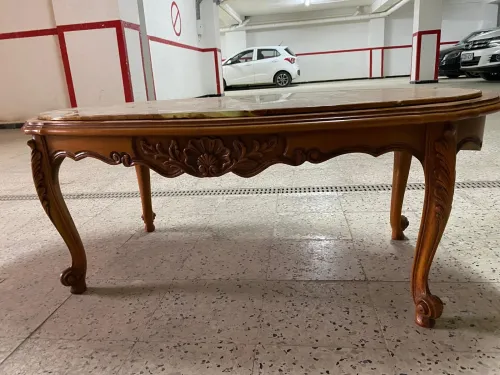 Table basse en marbre et bois de merisier