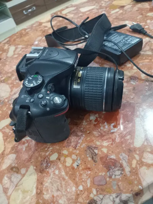 Vend appareil photo Nikon D5200